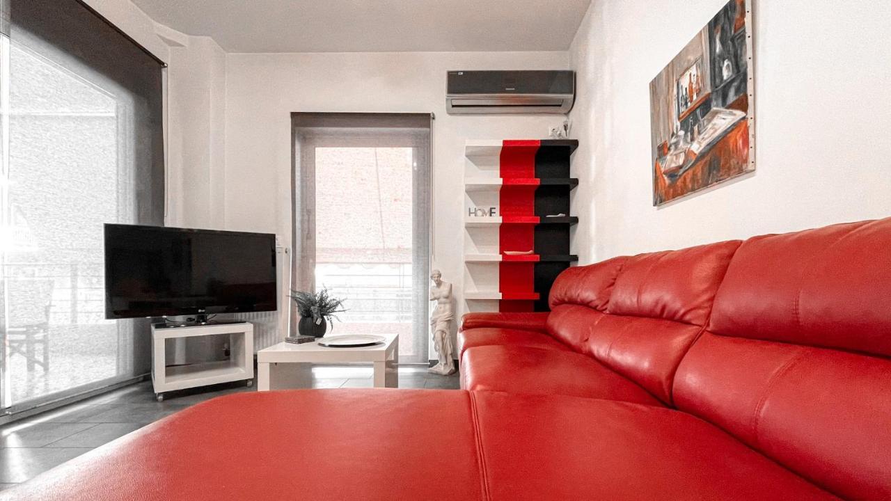 Comfy 2 Bedroom Apartment With Balcony In アテネ エクステリア 写真
